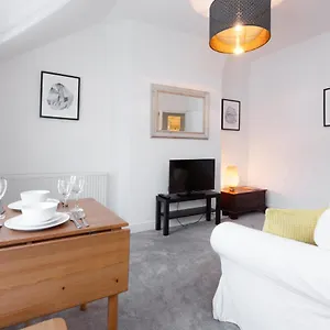  Apartment Charming, Well-equipped - 5 Minutes From